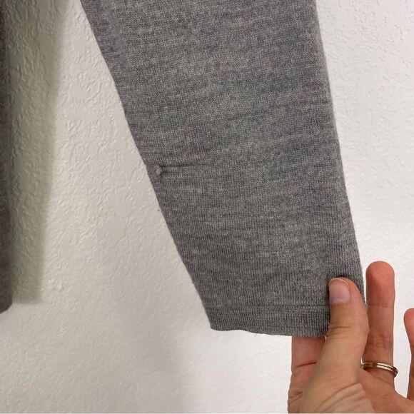 Eileen Fisher Grey Scoop Neck 100% Merino Wool Sweater - Picture 5 of 8